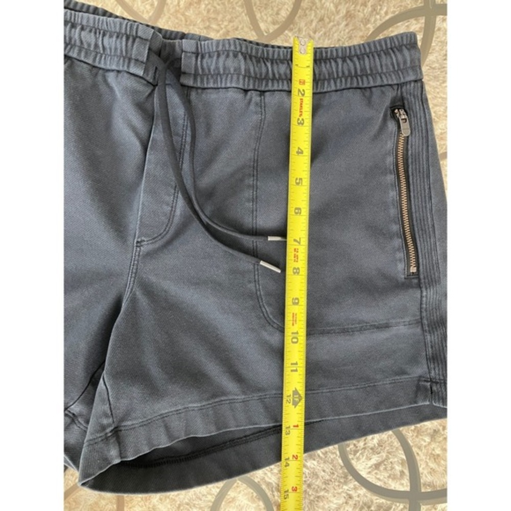 Athleta Charcoal Gray Drawstring Zipper Pocket Athletic Shorts Womens Size M - Picture 5 of 11